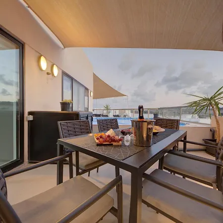 Apartament D View