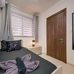 D View